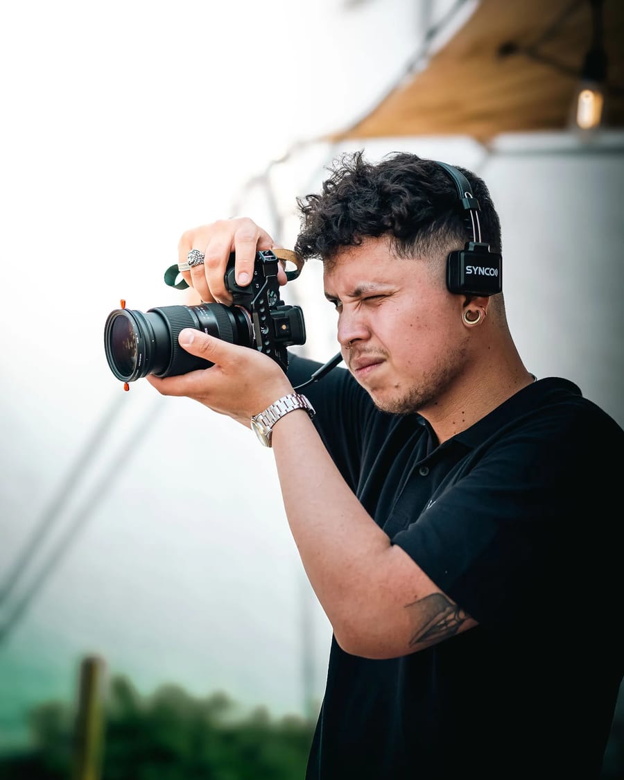 Portrait de Samuel, Relation client, direction artistique et photographie